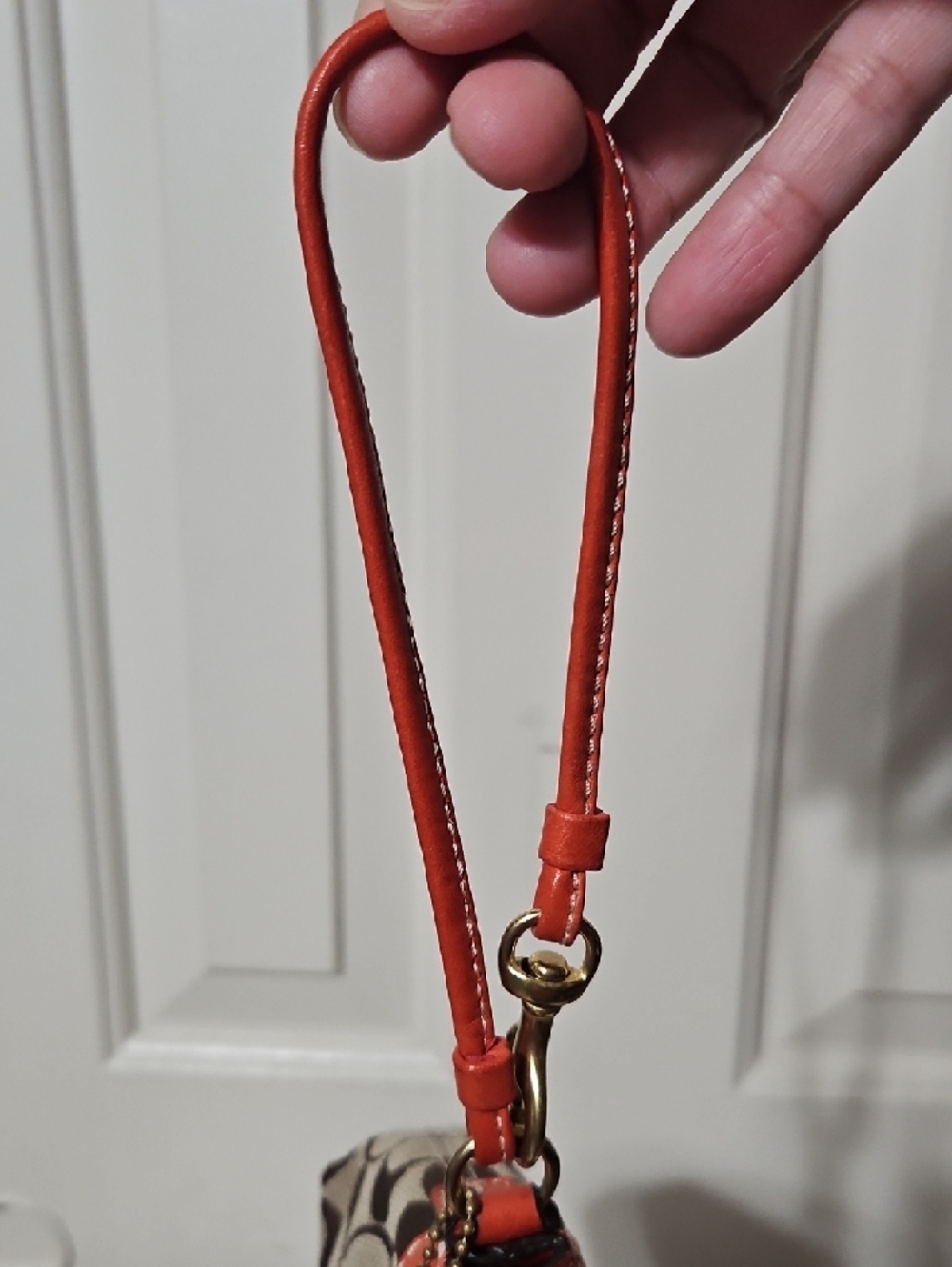Coach EUC Turnlock Signature Canvas with Coral Trim Clutch - Picture 5 of 8